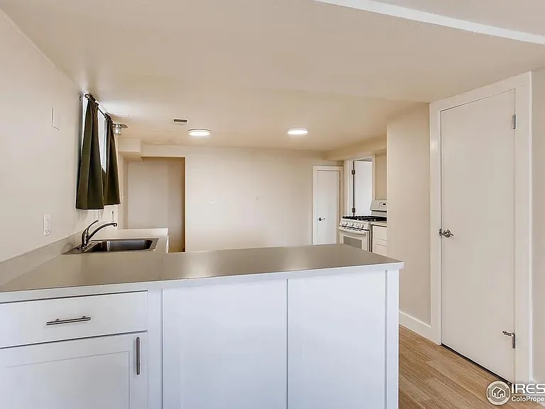 199 Sierra Vista Dr #BASEMENT — Photo 3