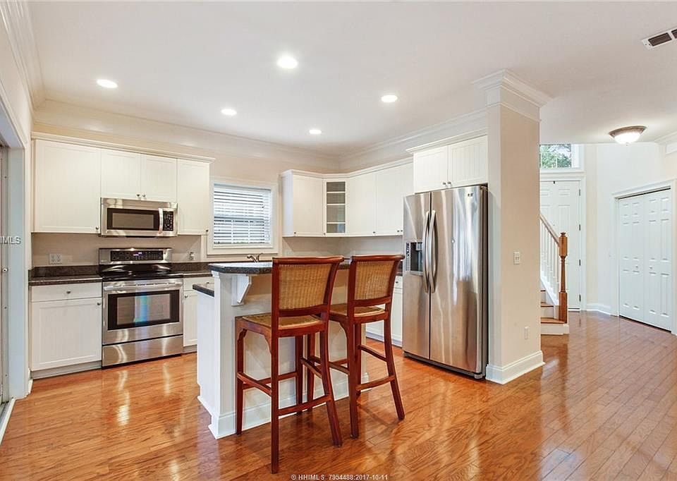 1st image of 67 Gold Oak Dr
