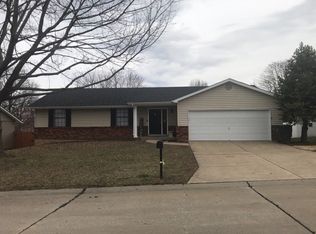 1706 Fairwood Forest Dr, Saint Peters, MO 63376