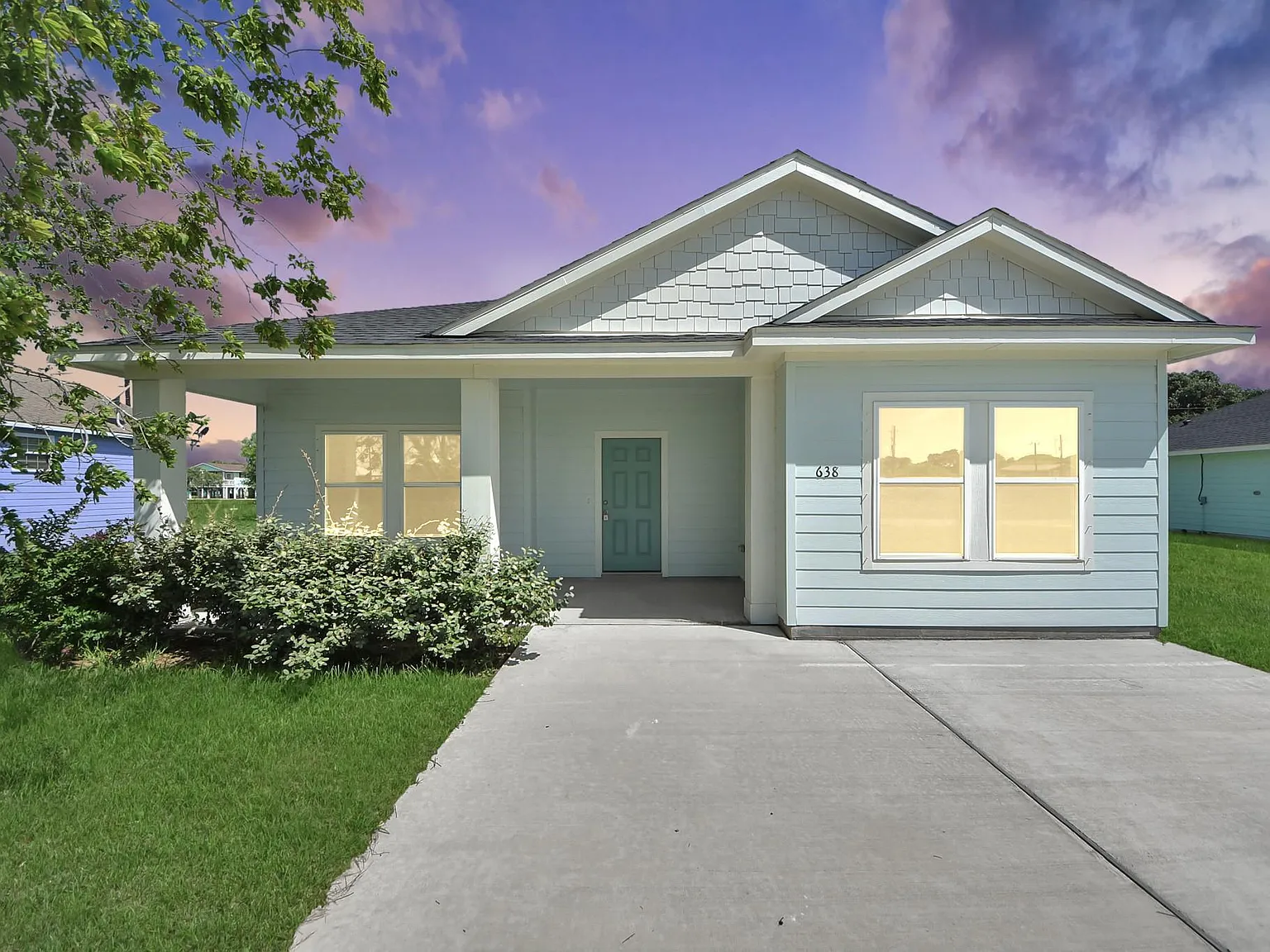 3 bed, 2.0 bath, 1569 sqft, $2,100 — Photo 1