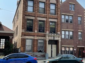 1013 W 32nd St, Chicago, IL