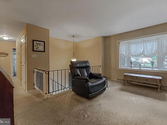 4th image of 29881 Daniel Ct