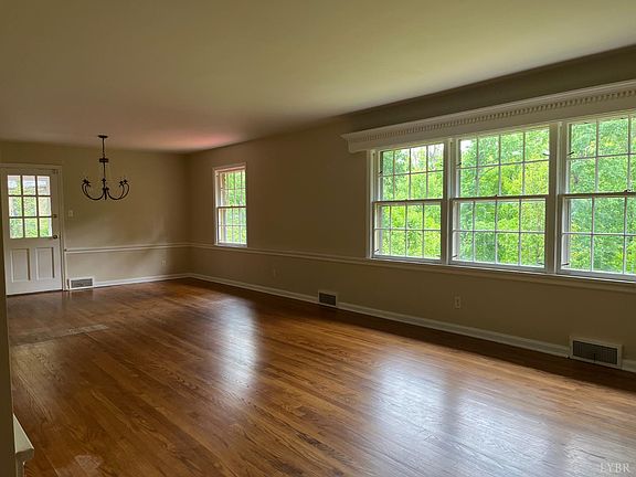5th image of 3627 E Woodside Ave