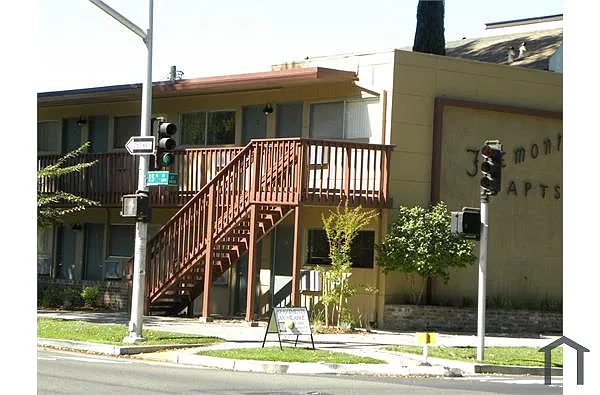 Building Photo - 1606 15th St #0