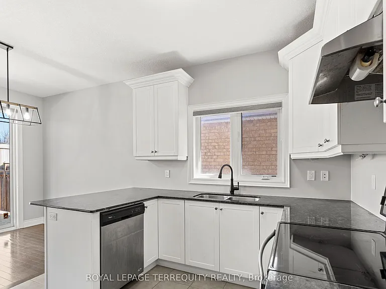 1818 Lamstone St — Photo 8