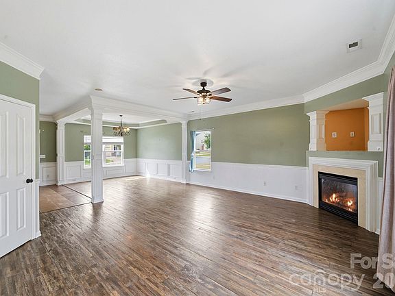 5th image of 16342 Hayfield Rd