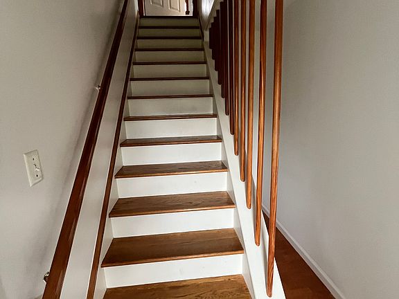 3rd image of 4278 Clarissa Rd