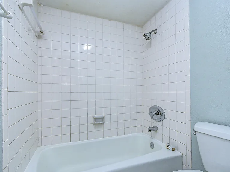 230 Cypress Pl #1 — Photo 32