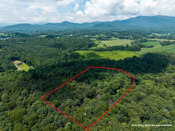 237 Rusty Lady Ln, Ellijay, GA 30536