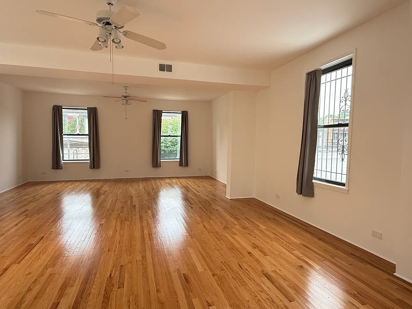 1 bed, 700 sqft, $1,750 — Photo 2