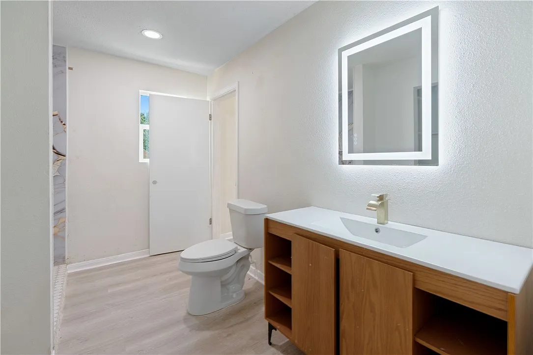 4 bed, 3.0 bath, 2670 sqft, $2,999 — Photo 2