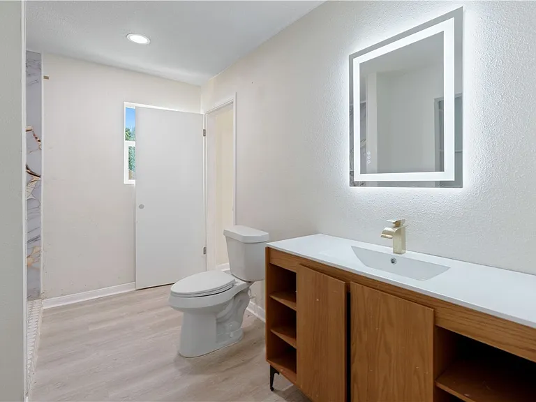 321 Clearview Dr — Photo 2