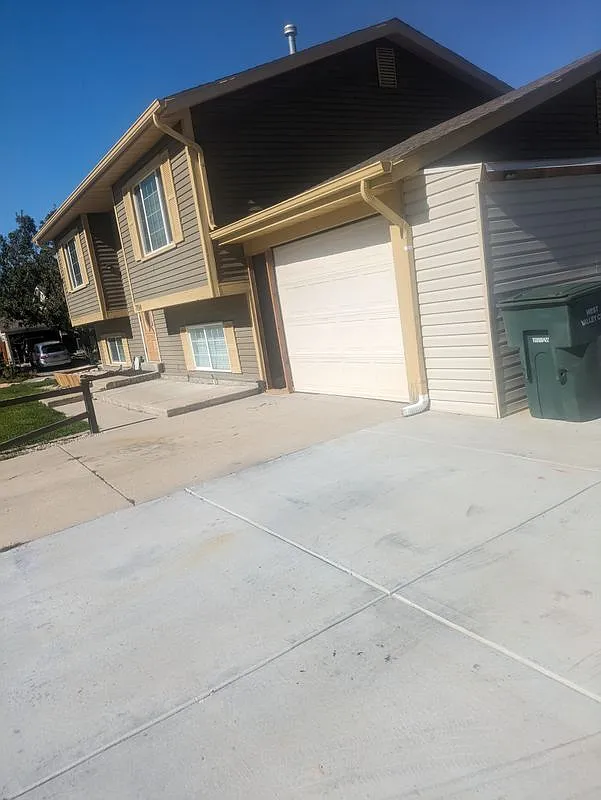 1 bed, 1.0 bath, 100 sqft, $500 — Photo 1