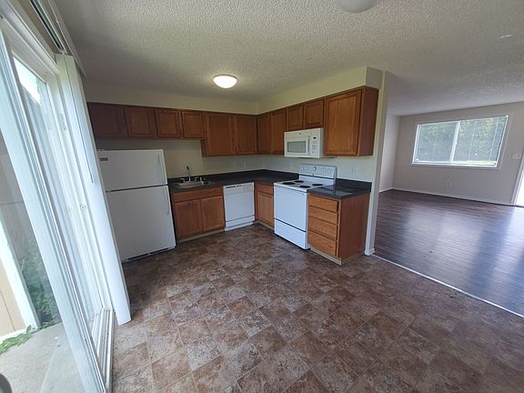 3rd image of 325 N 21st St APT 6