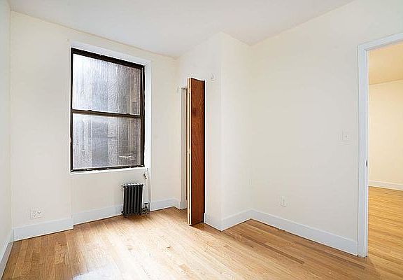 3rd image of 550 W 144th St #4