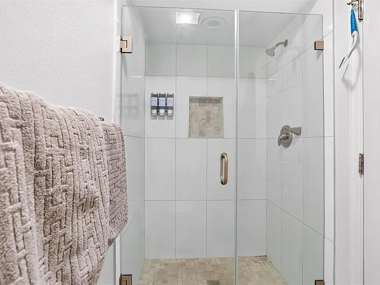 15317 W Pond Woods Dr #103 — Photo 25