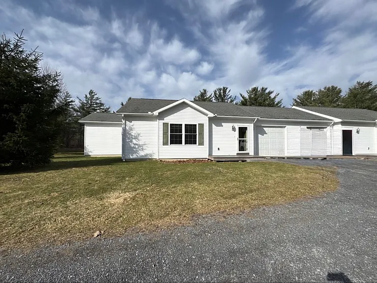 392 Troy Rd #1 — Photo 2