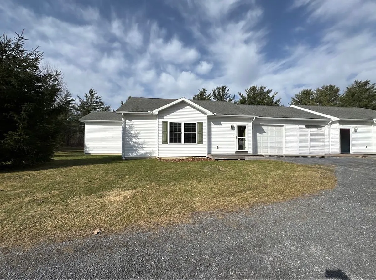 Building Photo - 392 Troy Rd #1