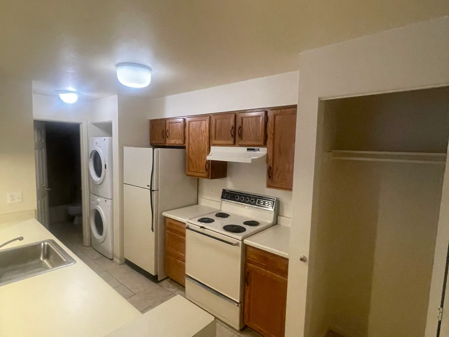 1 bed, 700 sqft, $1,400 — Photo 3