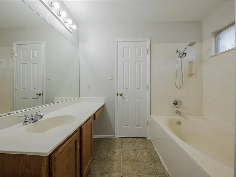 2905 Rainy River Dr — Photo 38