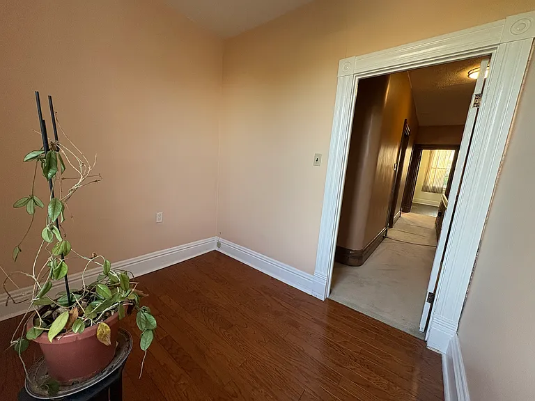 27 Dilworth St — Photo 12