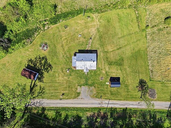 4th image of 525 Matthews Ln