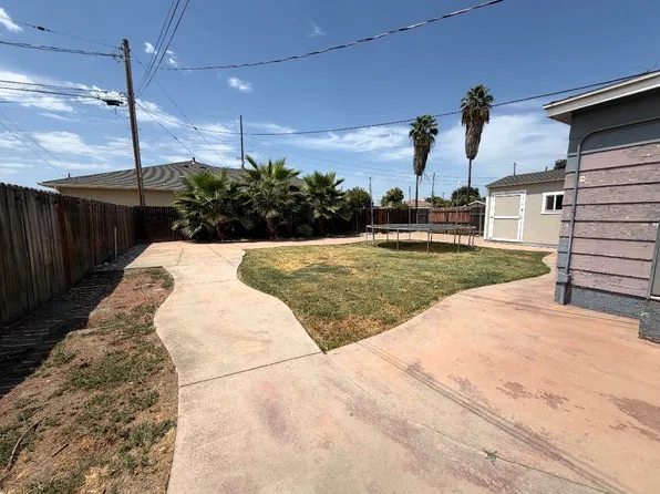 1826 Mckinley Avenue, Hanford, CA 93230