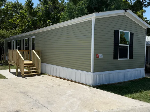 371 Isbell Ct, Fort Worth, TX 76114