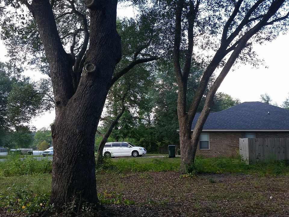 2nd image of Residential Lot On Pine Ridge