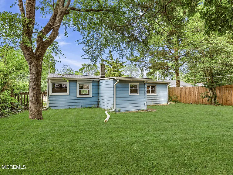 22 Central Ave — Photo 11