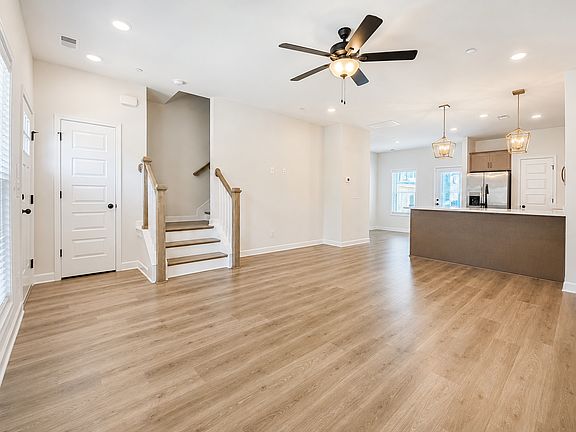 2nd image of 505 Tappan Pvt Ln