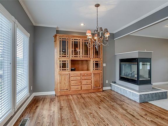 4th image of 917 Paw Paw Ln