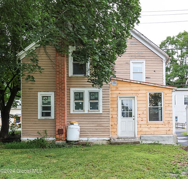 4th image of 544 Bridge Street