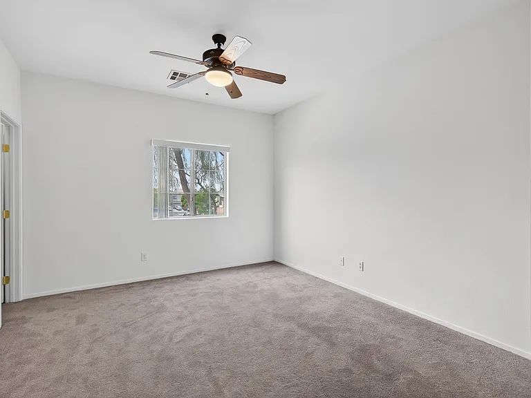 1704 Patrick Thomas Ct — Photo 34