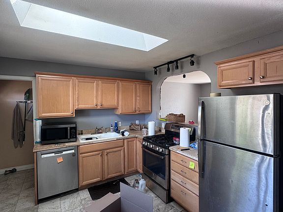 3rd image of 300 N Roosevelt Ave