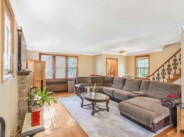 63-24 Alderton Street image 5 of 25