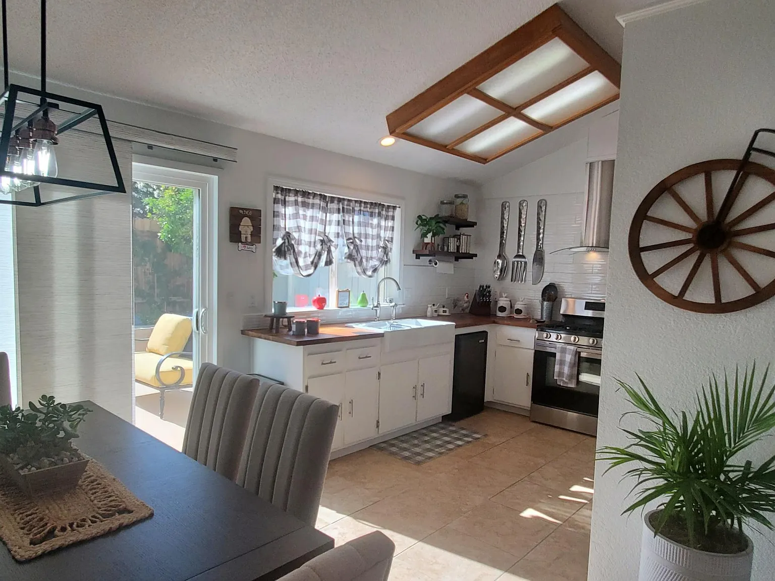 3 bed, 1086 sqft, $2,775 — Photo 4