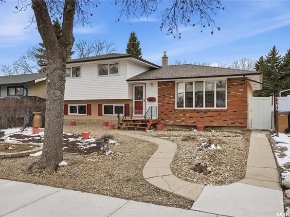 110 MCCARTHY BOULEVARD N, Regina, SK S4R 6A4