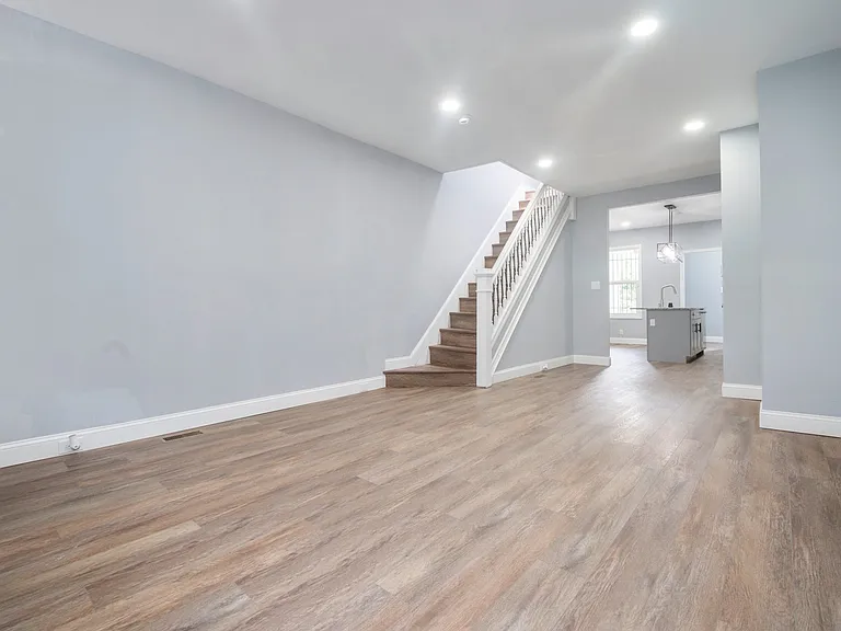 2728 Winchester St — Photo 16