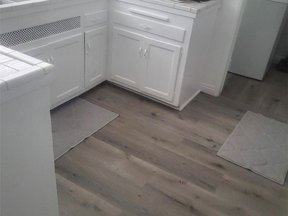3rd image of 10200 S Wilton Pl #2