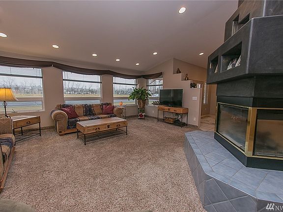 2nd image of 4818 Road K NE