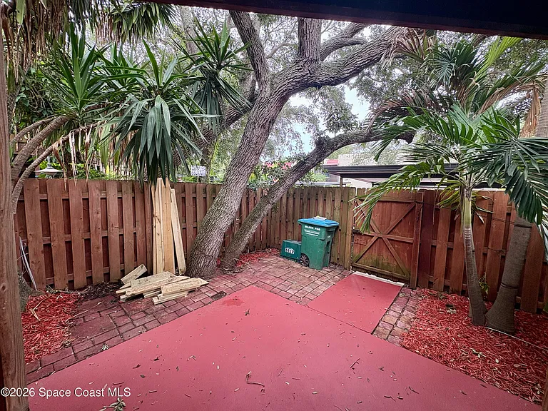 8789 Live Oak Ct — Photo 3