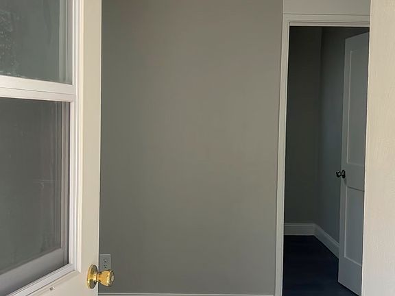3rd image of 1121 Locust St