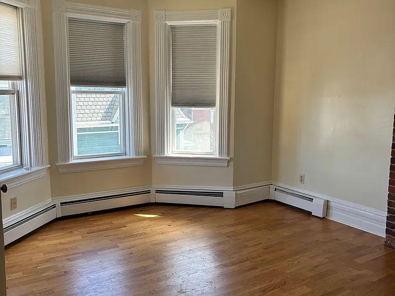 26 Hart St #2 — Photo 7