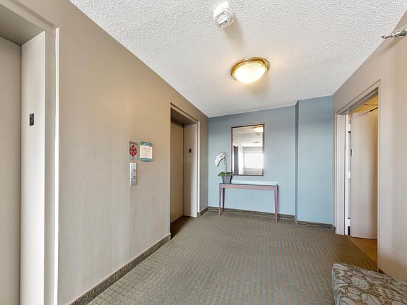 5th image of 66 9th St Unit 2516