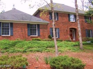 955 Summit Dr, Stroudsburg, PA