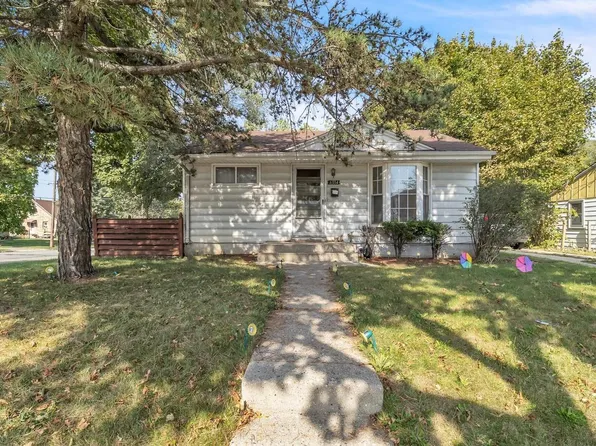 6334 W Thurston AVENUE, Milwaukee, WI 53218