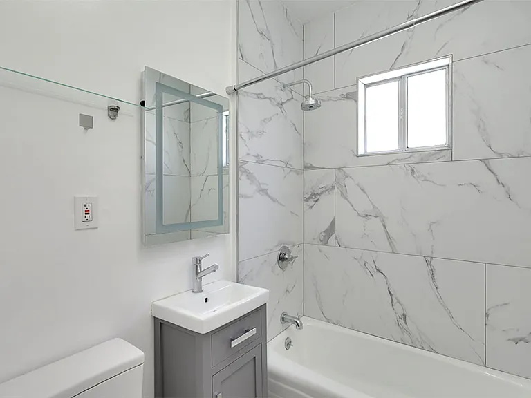 1439 N Curson Ave — Photo 29