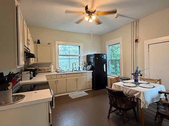 3rd image of 20 Middleton Ave APT 1