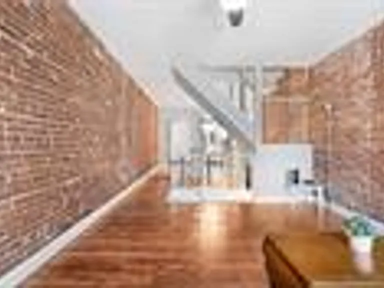 516 Borland St — Photo 6